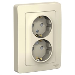 Blanca внутренняя молочная розетка 2-ая с заземлением, со шторками, 16А, 250В BLNRS001122 - фото 72441