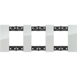 BTicino Living now Небо рамка немецкий стандарт 3 поста (2+2+2 мод) KA4802M3DA - фото 72970