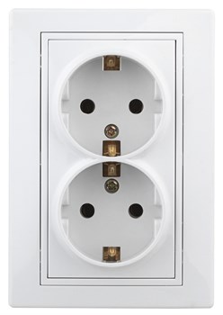 Intro Розетка Plano 1-208-01 с заземлением двойная 2X2P+E Schuko со шторками, 16А-250В, IP20, СУ, белый Б0053933 - фото 76596
