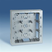 Simon 82 Centr. Алюминий Коробка монтажная для 3-х рядных рамок, накладной монтаж
