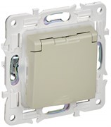 IEK SKANDY Бежевый Розетка с/з с защитными шторками и крышкой 16А IP44 SK-R11B SK-R16-16-44-K10
