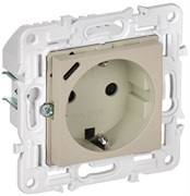 IEK SKANDY Бежевый Розетка с/з с защитными шторками 16А с USB C 18Вт SK-R17B SK-R14-16-U14-018-K10
