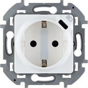 Legrand Inspiria белый розетка 2К+З немецкий стандарт 16А 250В со встроенным зарядным устройством USB C 1.5А 5В 673770