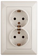Intro Розетка Solo 4-205-02 с заземлением двойная 2X2P+E Schuko, 16А-250В, IP20, СУ, слоновая кость Б0053675