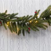 NEON-NIGHT Еловый шлейф с ягодами и гирляндой 1.8 м, 30 LED, 31 В, литой, теплое белое свечение 307-113 NEON-NIGHT Еловый шлейф с ягодами и гирляндой 1.8 м, 30 LED, 31 В, литой, теплое белое свечение 307-113
